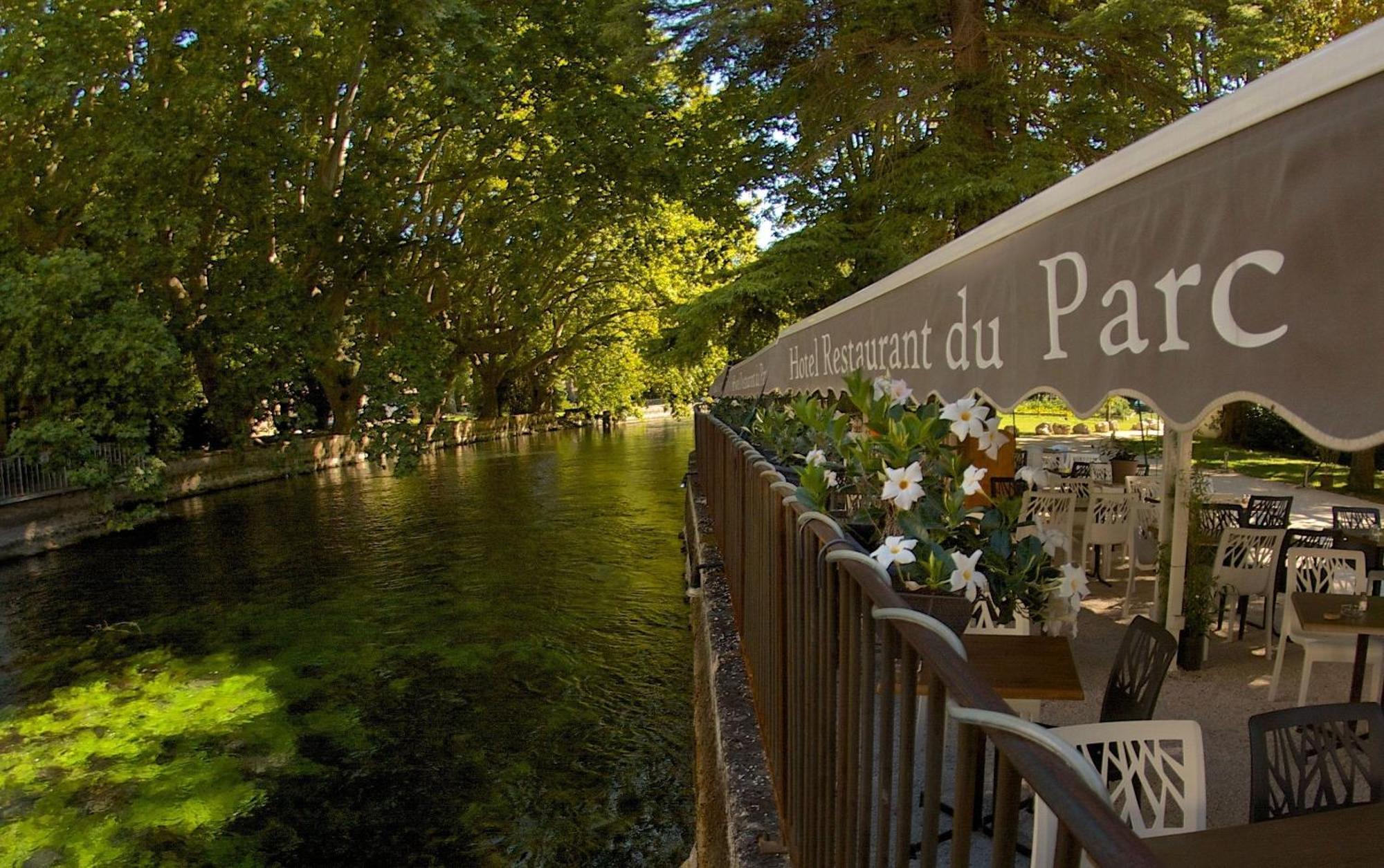 Hotel Restaurant Du Parc En Bord De Riviere Fontaine-de-Vaucluse Exterior photo