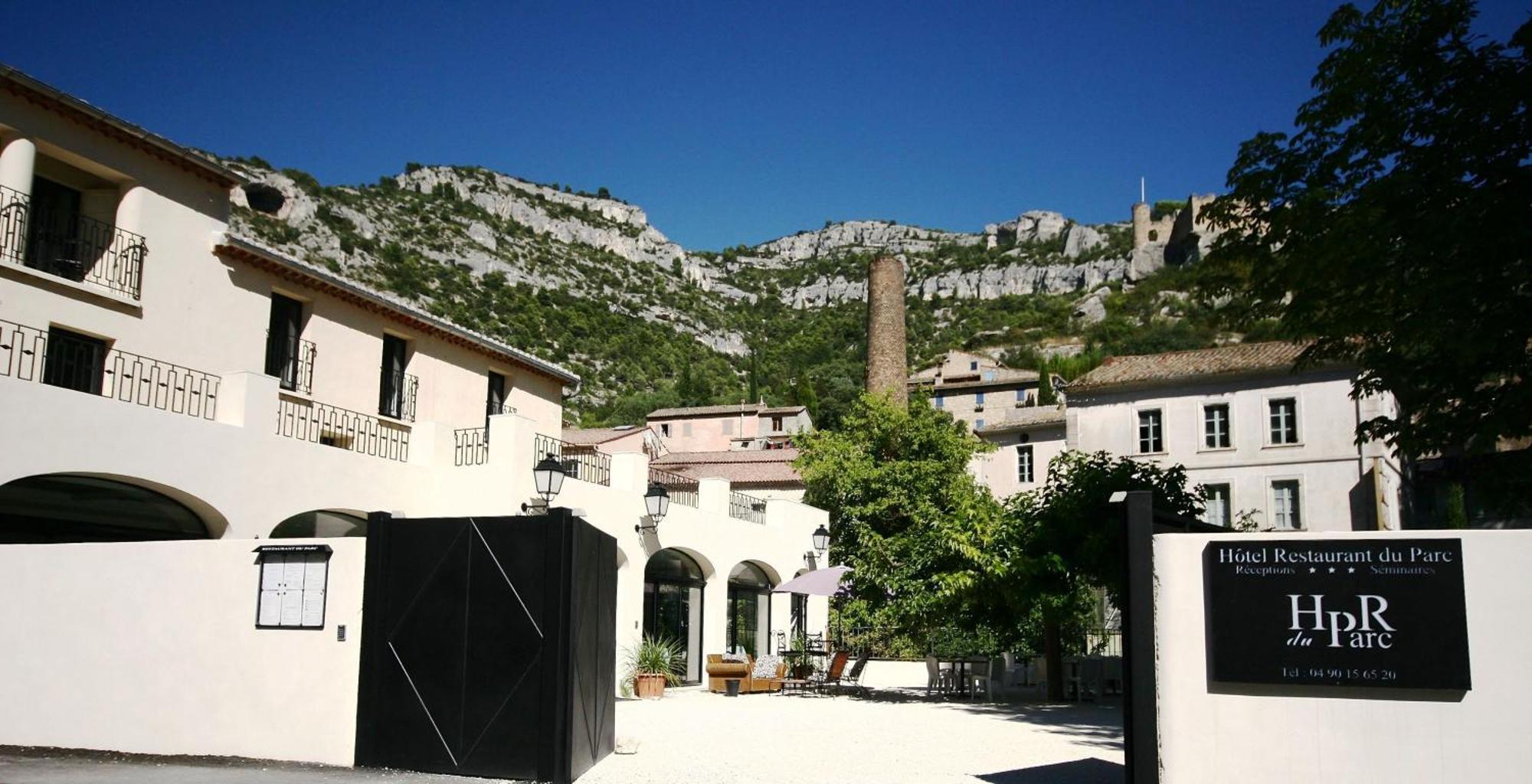 Hotel Restaurant Du Parc En Bord De Riviere Fontaine-de-Vaucluse Exterior photo