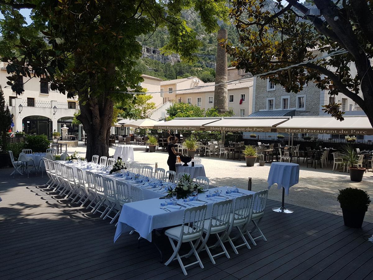 Hotel Restaurant Du Parc En Bord De Riviere Fontaine-de-Vaucluse Exterior photo